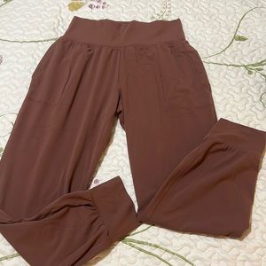 Athleta Salutation Jogger in Powervita